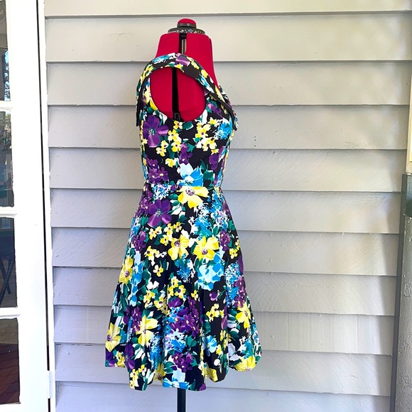 (Sold Elsewhere) REVIEW: Floral summer skater dress - Picture 2 of 4
